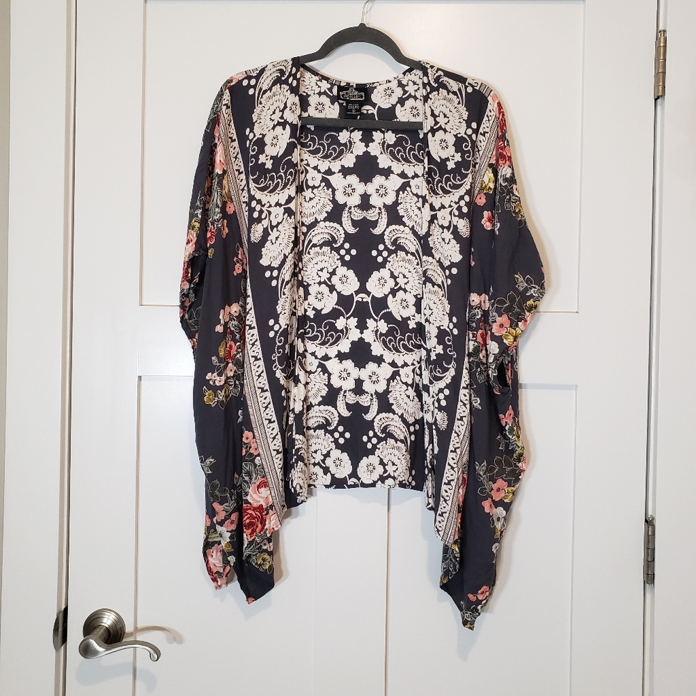 Angie Kimono Oversized Open Floral Gray White Pink Rayon Size Small